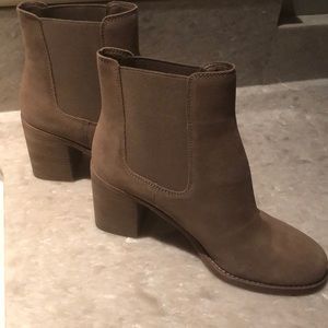 NWT Dolce vita SUEDE tan boots size 9